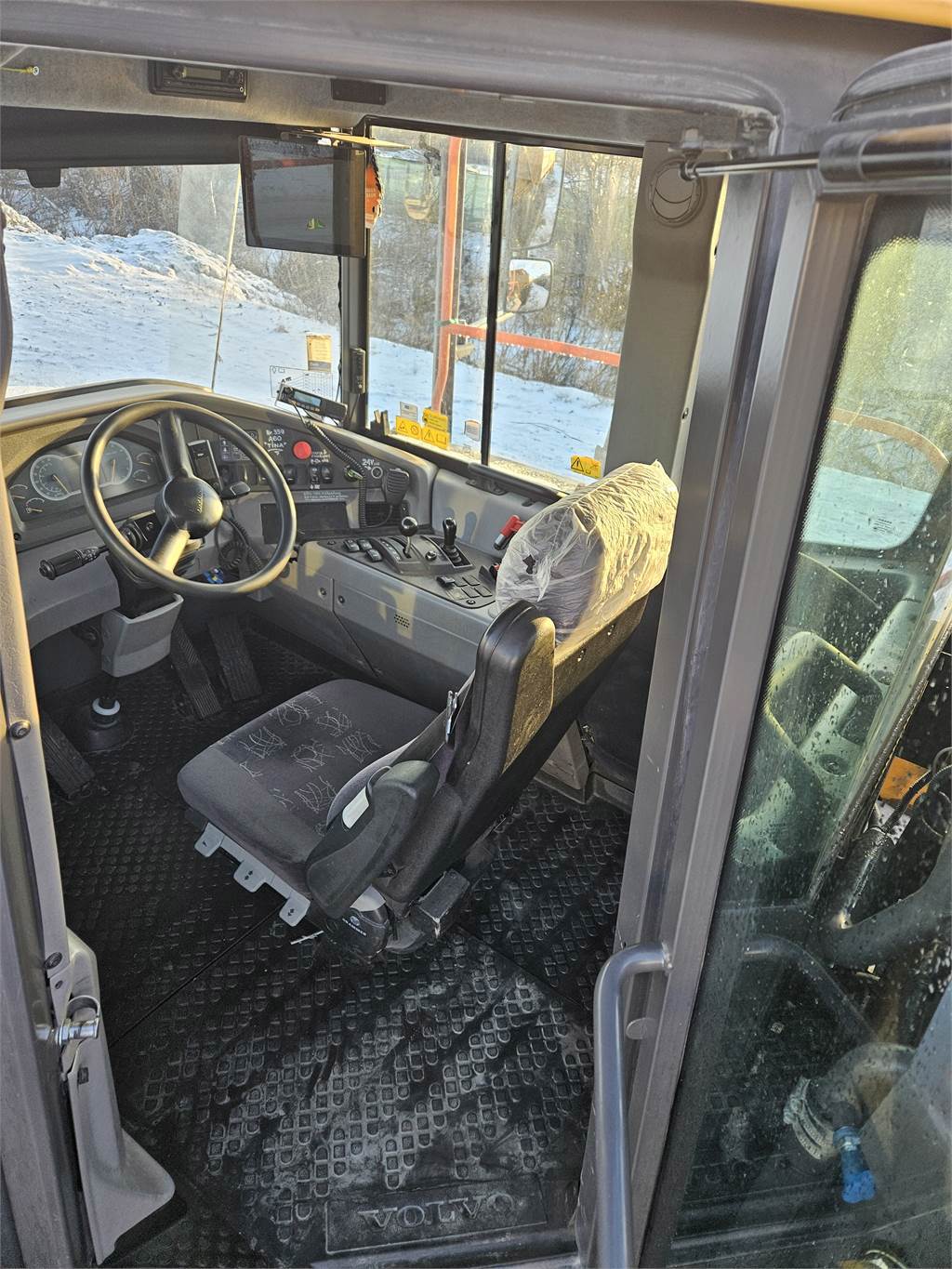 volvo-a60h-95a9,a60h_340130a-20241105_123429.jpg
