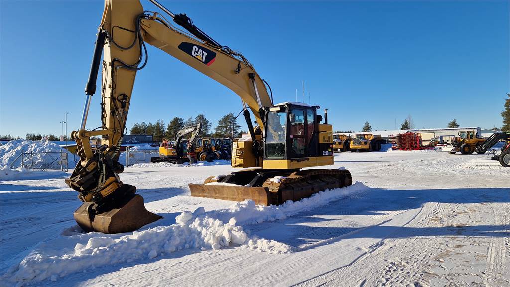 cat-32-30a4,328dlcr_swf00286-20250218_111423.jpg