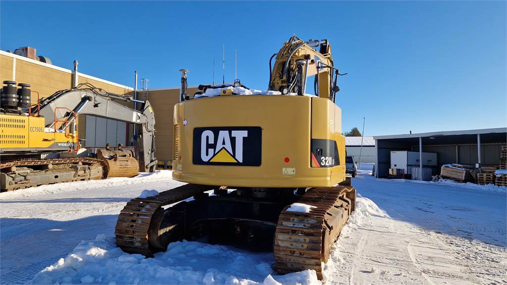 cat-32-ff86,328dlcr_swf00286-20250218_111556.jpg