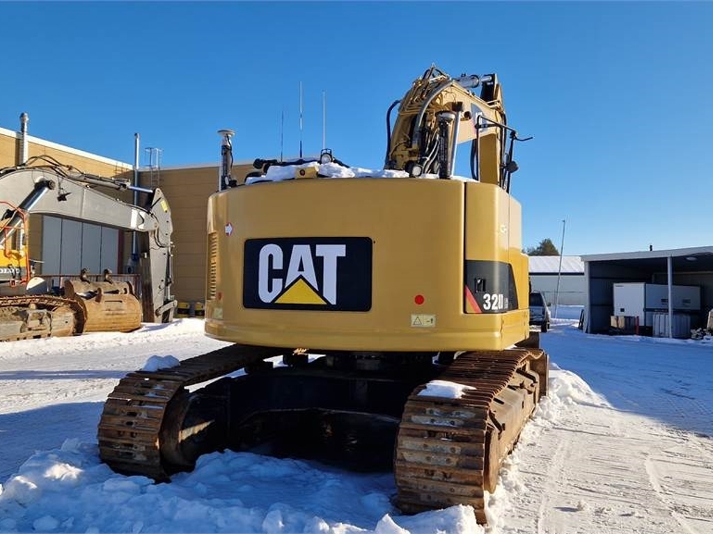 cat-32,328dlcr_swf00286-20250218_111556.jpg