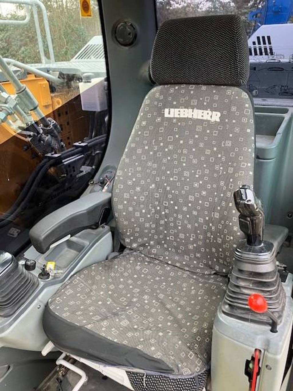 liebherr-r-922-lc-cw40,79dd7db3.jpg