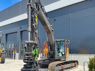Volvo EC 230