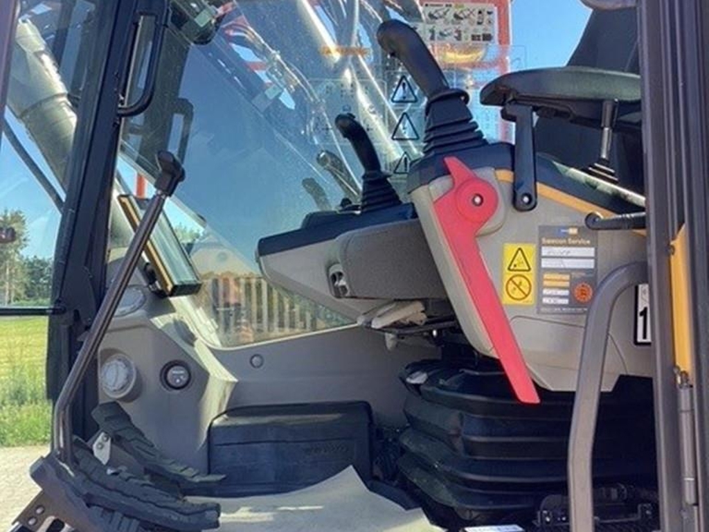 volvo-ecr-145-el,0b85ea01-12.jpg
