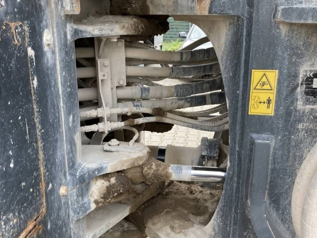 komatsu-wa-470-8,88c6396e.jpg
