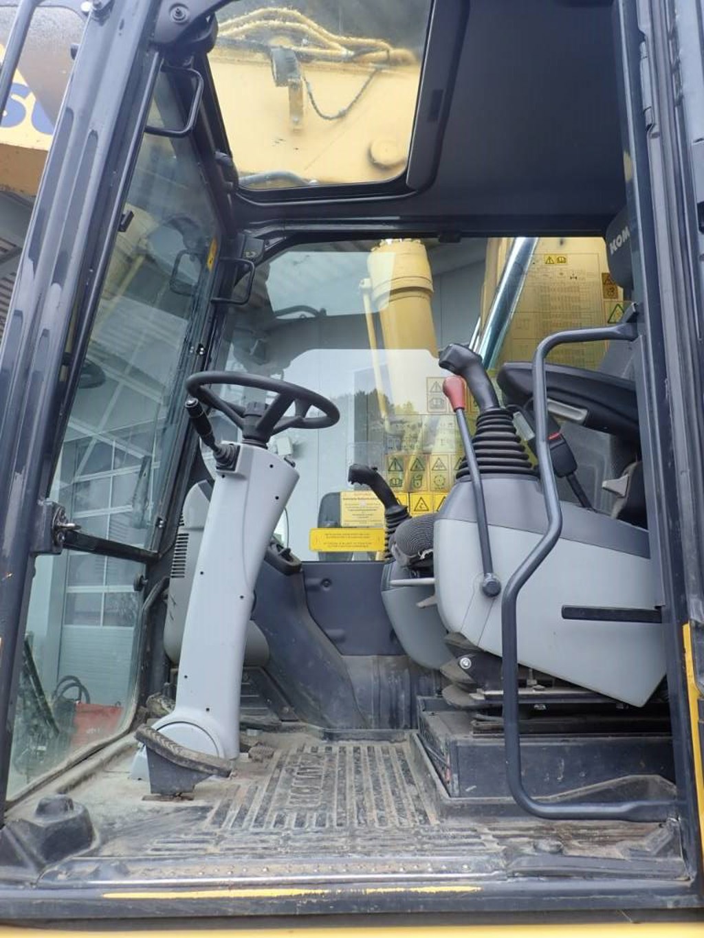 komatsu-pw-180-10,2f20d5a3.jpg