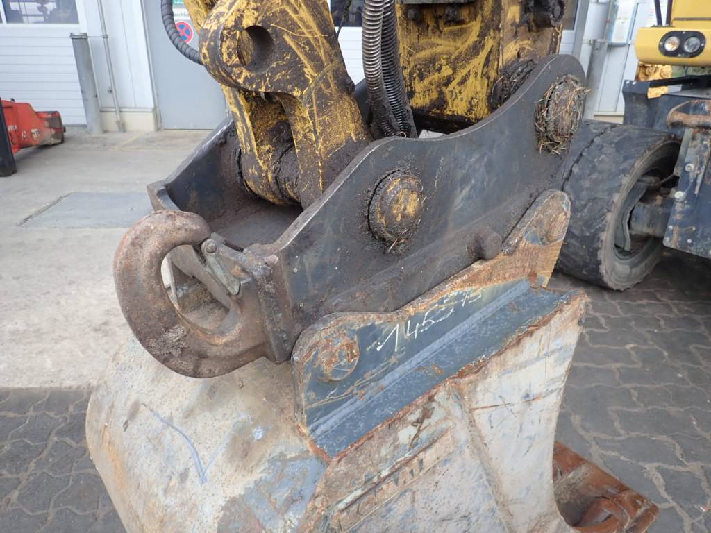 komatsu-pw-180-10,52a38f7c.jpg