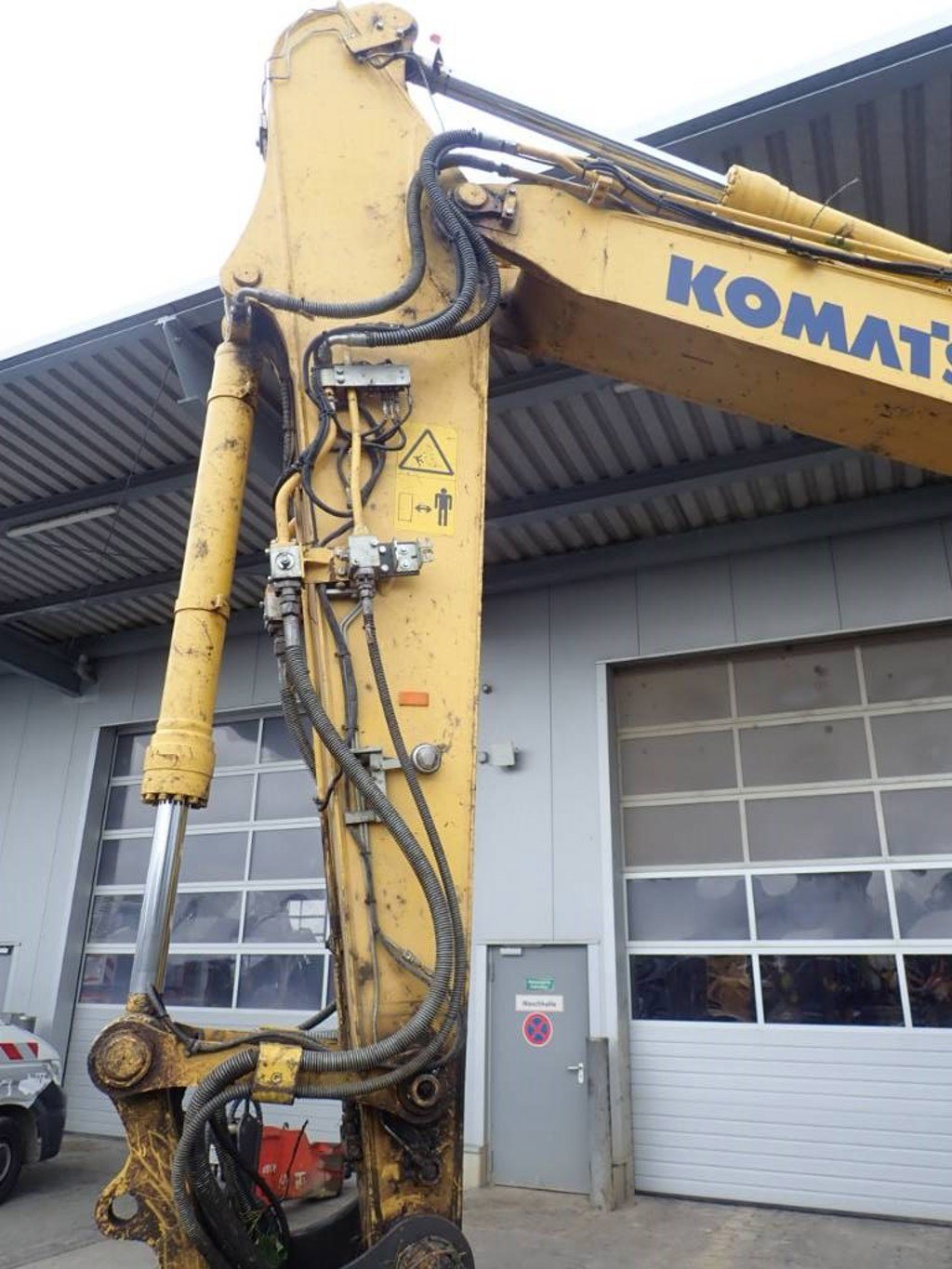 komatsu-pw-180-10,c881ed00.jpg